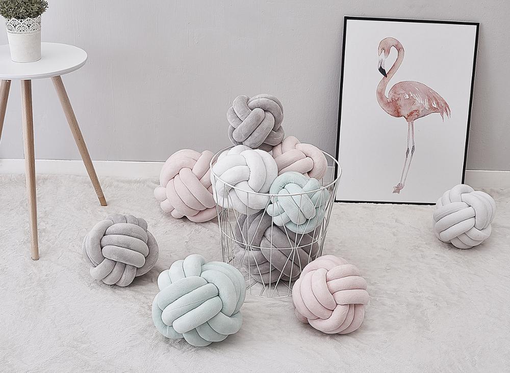 SOFT KNOT BALL DECORATION PILLOW